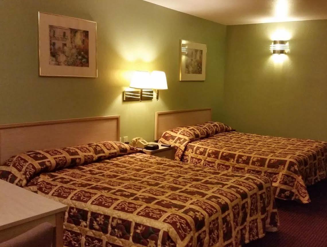 Garden Inn & Suites Hebbronville Extérieur photo